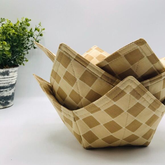 3 Piece Set Microwave Cozies, Reversible Checkered Neutral Tan Plate, Bowl, Pint - Picture 4 of 8
